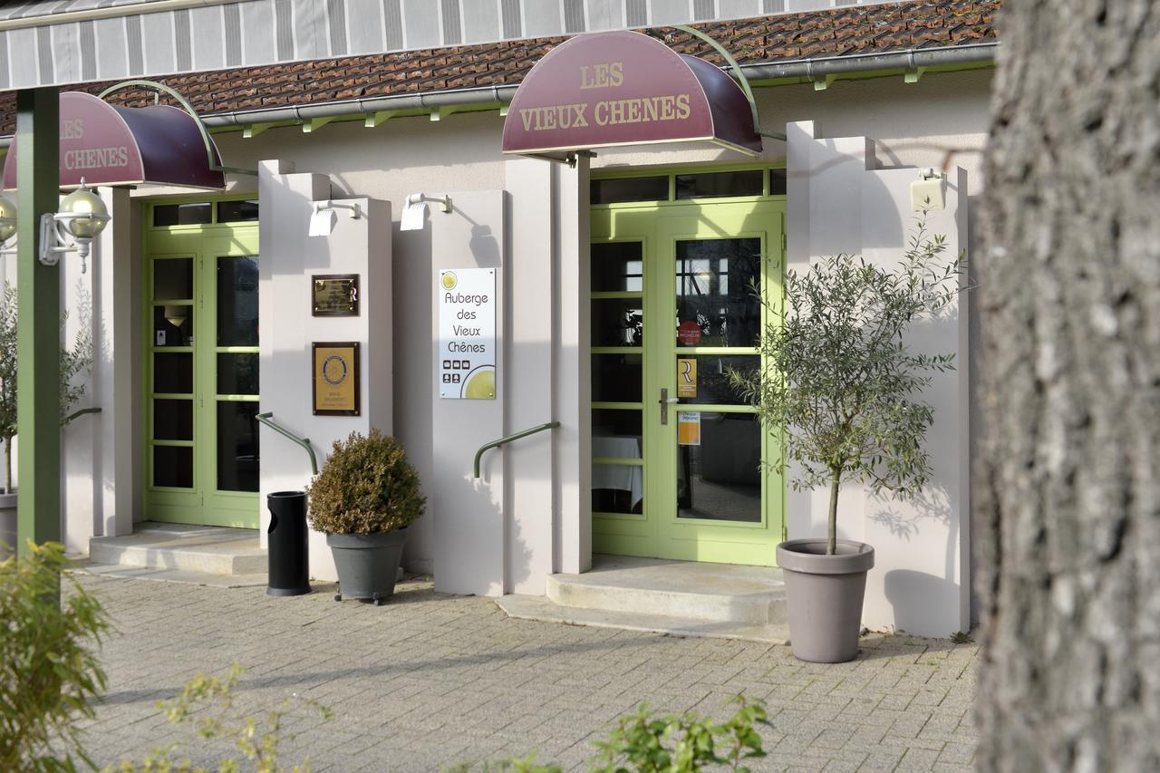Logis Auberge Des Vieux Chenes Malemort Exterior foto